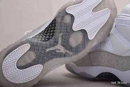 JORDAN - 748 AR0715-100 WHITE RETRO Stylish 11 METALLIC SILVER 1006
